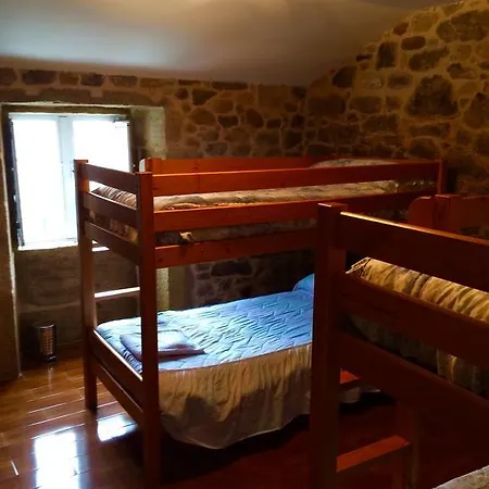 - De Logrosa Hostel *